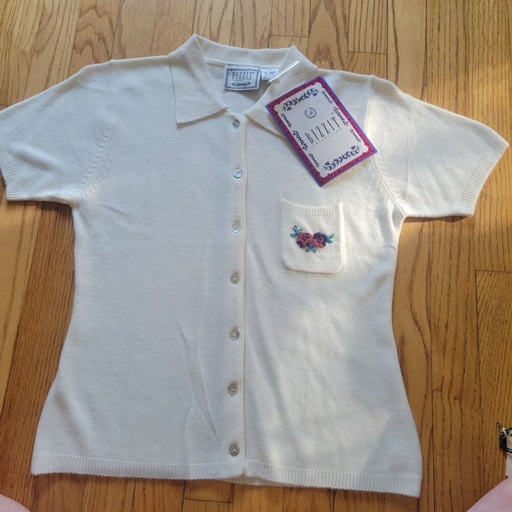 Vintage Bizzit Collection Knit Top W/ Floral Embroidery Pocket Short Sleeve M Nw